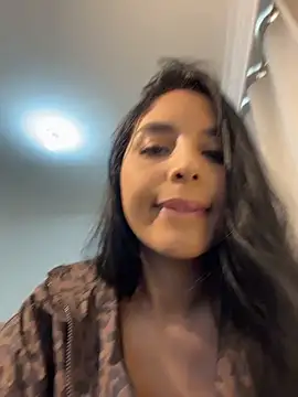  miaquevedo  online show from April 22, 2026, 12:56 pm