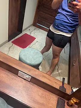 Snapshot of versatile_guy01 chatting on October 5, 2025, 9:44 am versatile guy01 online show from October 5, 2025, 9:44 am