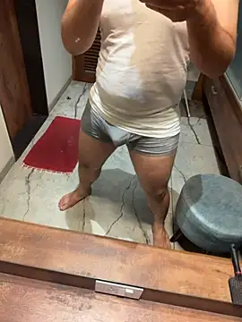 Snapshot of versatile_guy01 chatting on March 20, 2026, 5:47 pm versatile guy01 online show from March 20, 2026, 5:47 pm