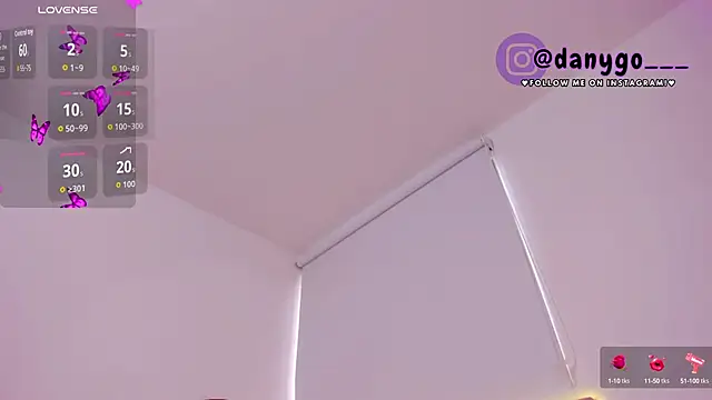 ZarianaEvanz online show from October 3, 2025, 9:05 pm