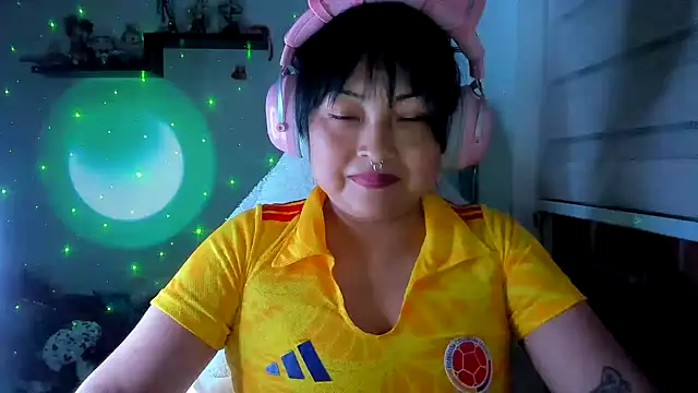 Shaddycute  online show from June 24, 2026, 4:11 am