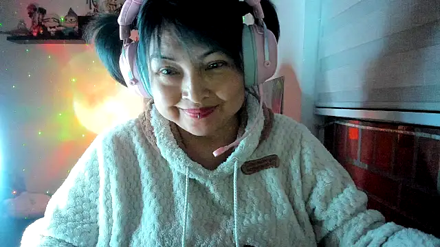 Shaddycute  online show from May 21, 2026, 3:48 am