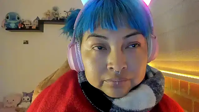 Shaddycute  online show from December 22, 2025, 1:11 pm