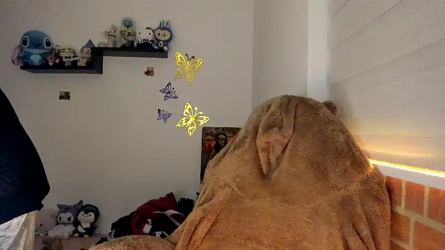 Shaddycute  online show from December 18, 2025, 9:58 am