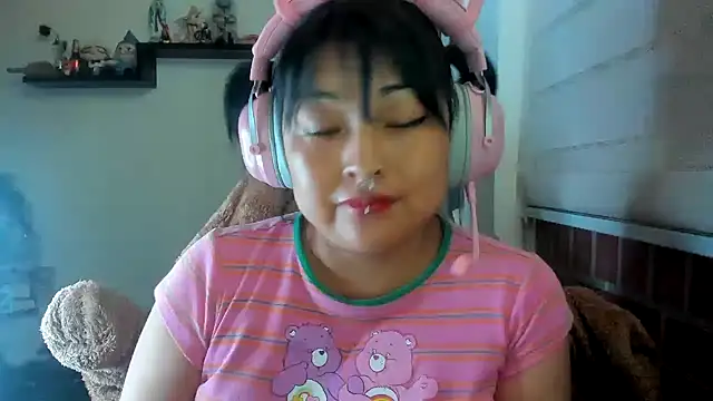 Shaddycute  online show from April 26, 2026, 1:52 pm