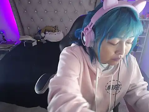 Shaddycute  online show from February 15, 2025, 10:00 pm