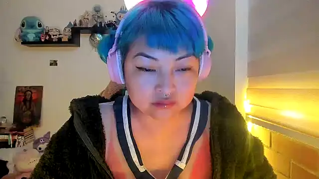 Shaddycute  online show from January 9, 2026, 4:47 pm