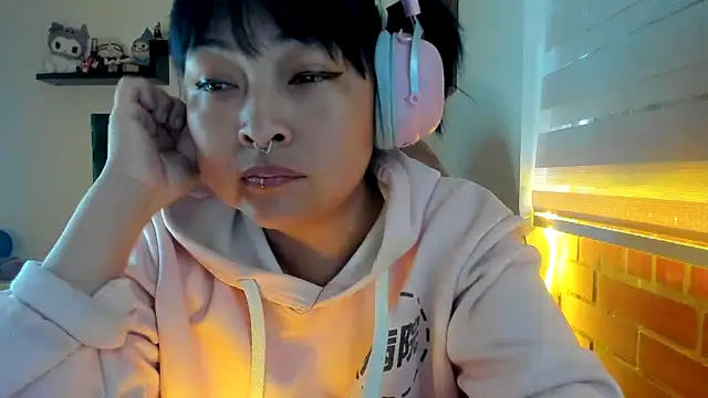 Shaddycute  online show from February 23, 2026, 12:17 pm