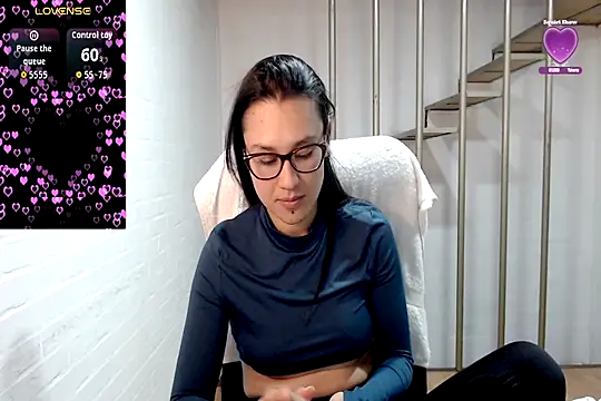 Jessie Desire online show from November 20, 2025, 6:03 am