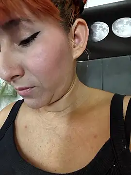 florecita9 online show from January 15, 2026, 7:28 pm