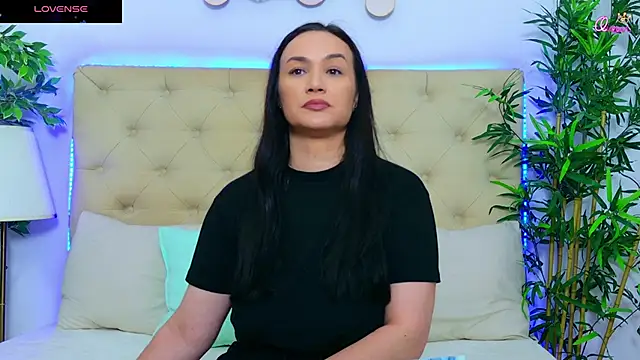 Snapshot of DaliyaArabian chatting on May 21, 2026, 12:02 pm DaliyaArabian online show from May 21, 2026, 12:02 pm