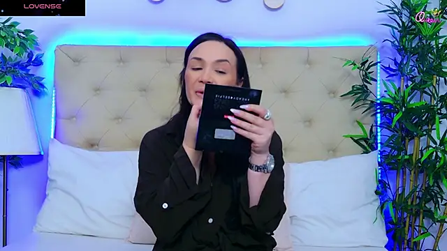 Snapshot of DaliyaArabian chatting on June 5, 2026, 12:11 pm DaliyaArabian online show from June 5, 2026, 12:11 pm