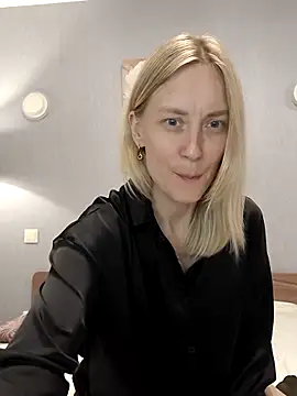 Snapshot of AvelinaLeoni chatting on September 13, 2025, 2:17 pm AvelinaLeoni online show from September 13, 2025, 2:17 pm