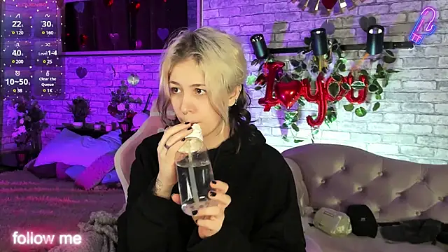 Alex Howell online show from March 10, 2025, 8:45 pm