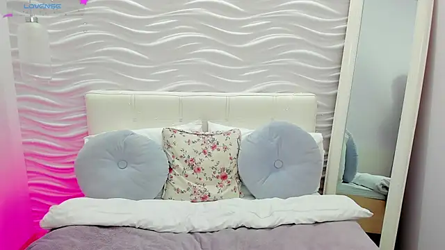 VirginOlly online show from May 9, 2026, 5:11 am