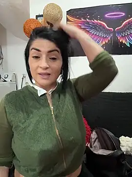 Snapshot of karenlennox1 chatting on December 21, 2025, 9:48 pm karenlennox1 online show from December 21, 2025, 9:48 pm