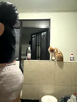 Snapshot of karenlennox1 chatting on September 18, 2025, 6:27 am karenlennox1 online show from September 18, 2025, 6:27 am