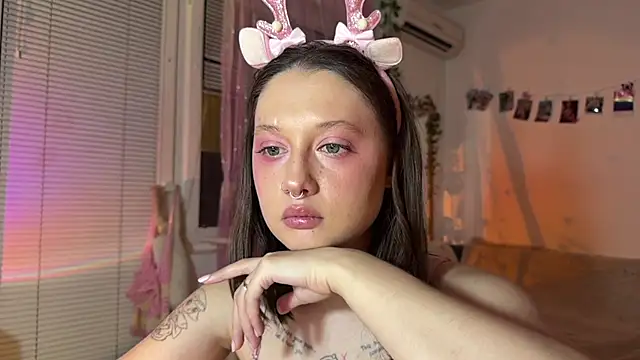 Snapshot of Jenny_darling_love chatting on July 17, 2026, 7:33 pm Jenny darling love online show from July 17, 2026, 7:33 pm