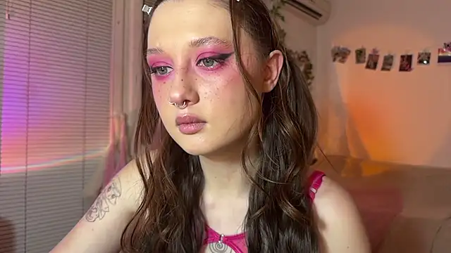 Snapshot of Jenny_darling_love chatting on July 4, 2026, 7:29 pm Jenny darling love online show from July 4, 2026, 7:29 pm
