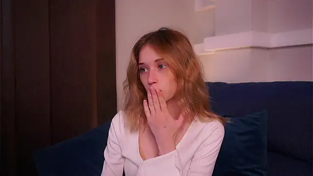 EdlinHargus online show from September 29, 2025, 2:07 am