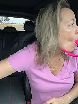 Snapshot of Cherry-red-xo chatting on February 19, 2026, 5:54 pm Cherry-red-xo online show from February 19, 2026, 5:54 pm