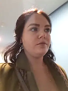 Snapshot of Xladycharme chatting on February 14, 2026, 9:48 pm Xladycharme online show from February 14, 2026, 9:48 pm