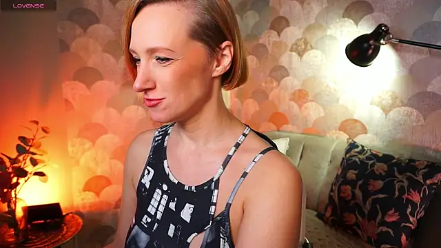 UmaTruewoman online show from October 4, 2025, 5:42 am