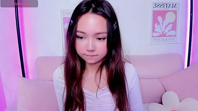 Fluffy Rose online show from September 10, 2025, 8:35 am