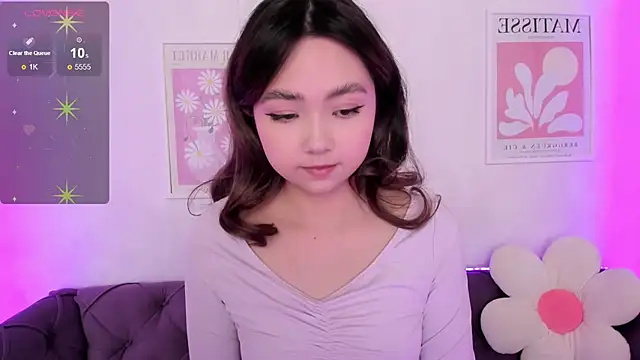 Fluffy Rose online show from March 14, 2025, 8:10 am