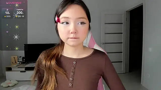 Snapshot of Fluffy_Rose chatting on March 18, 2026, 10:18 am Fluffy Rose online show from March 18, 2026, 10:18 am