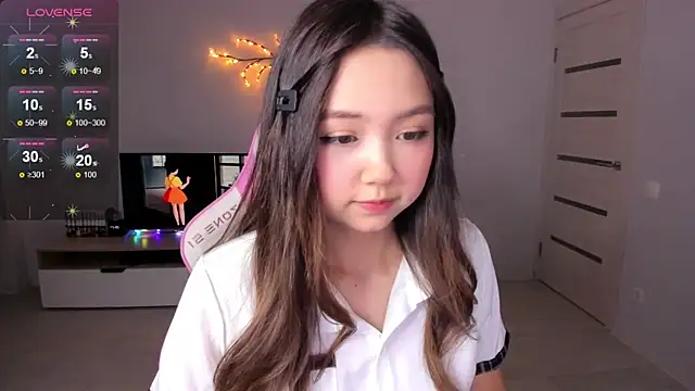 Fluffy Rose online show from September 28, 2025, 2:29 am