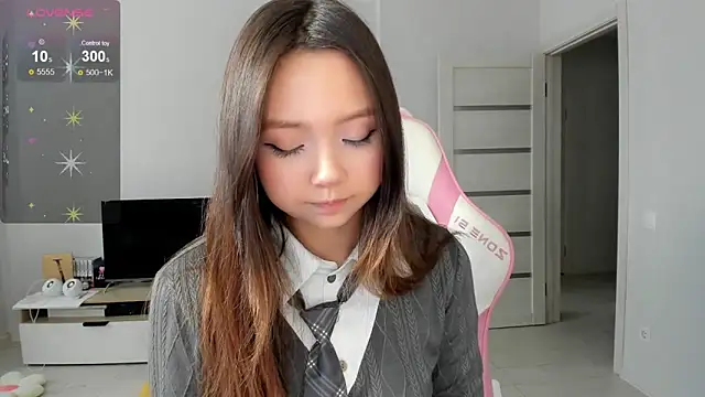 Snapshot of Fluffy_Rose chatting on March 15, 2026, 4:52 am Fluffy Rose online show from March 15, 2026, 4:52 am