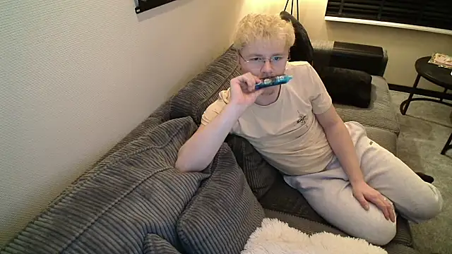 xX HotCouple Xx online show from February 4, 2026, 9:43 pm