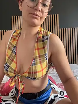 ladoucedu34 online show from July 22, 2026, 3:03 pm
