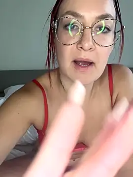 ladoucedu34 online show from November 10, 2025, 1:16 pm