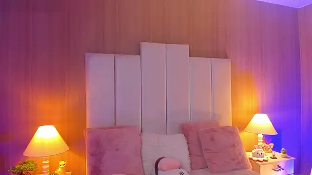 CaseyPiierce online show from November 6, 2025, 8:02 pm