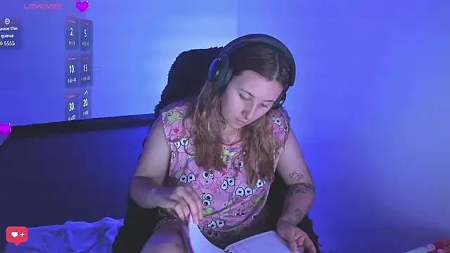 Snapshot of bonnie_moon_ chatting on March 22, 2026, 8:54 pm bonnie moon online show from March 22, 2026, 8:54 pm