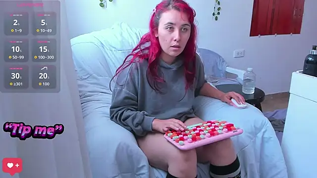 bonnie moon  online show from September 9, 2025, 5:11 pm