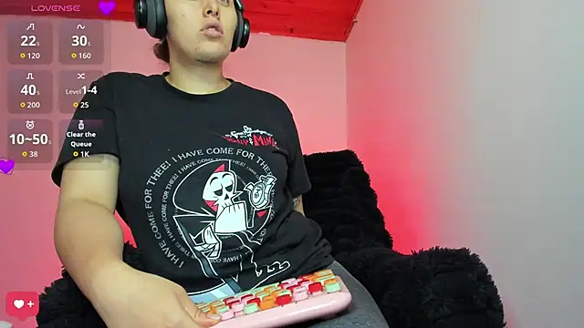 Snapshot of bonnie_moon_ chatting on February 9, 2026, 9:35 pm bonnie moon online show from February 9, 2026, 9:35 pm