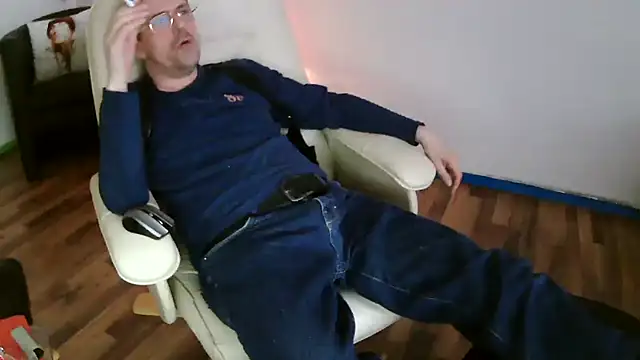 Minm666 online show from March 12, 2025, 4:56 pm