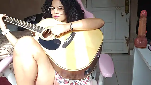 ELIZABETHFX online show from March 7, 2025, 8:00 pm