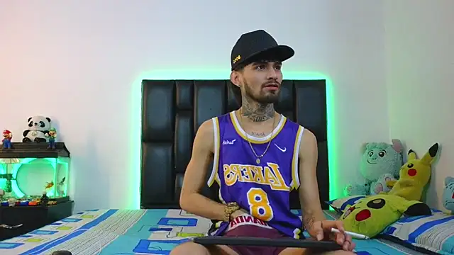 Brutal Sex Fucking online show from June 12, 2026, 11:13 pm