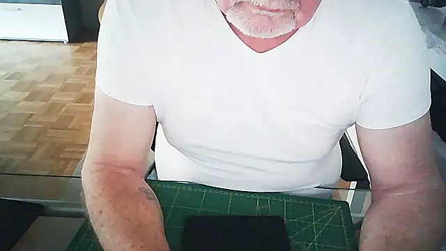 MrBob60 online show from June 19, 2026, 11:49 am