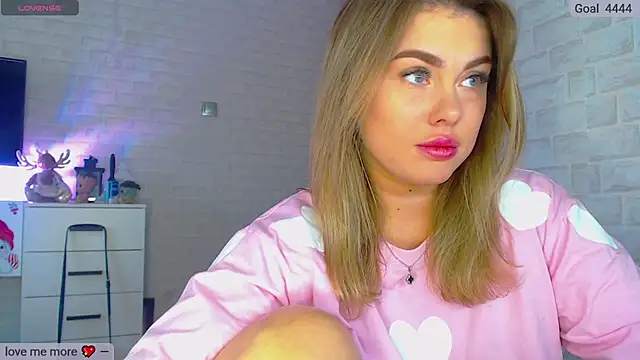 SuchCute online show from March 9, 2025, 2:39 am