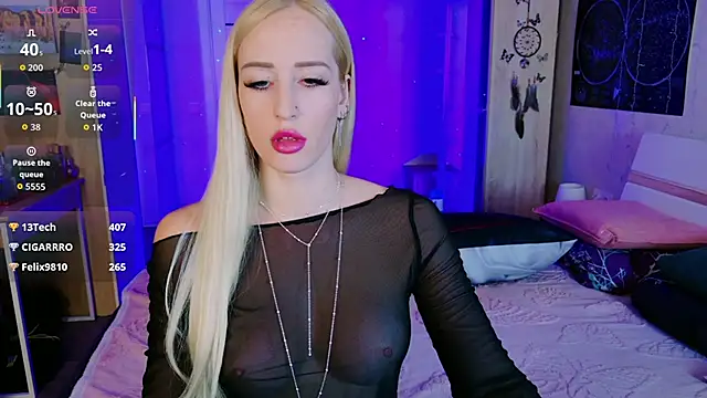 Evva Ross online show from December 3, 2025, 7:02 pm