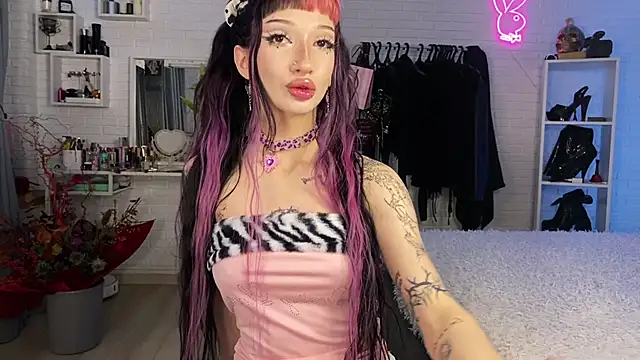 Snapshot of Marcellean chatting on March 7, 2026, 1:34 am Marcellean online show from March 7, 2026, 1:34 am