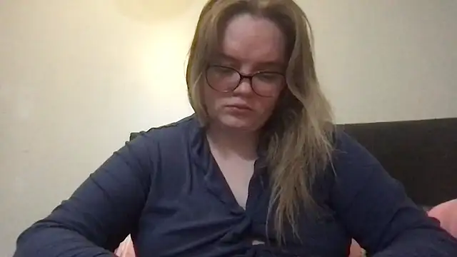 honeyyy24 online show from October 17, 2025, 10:33 pm