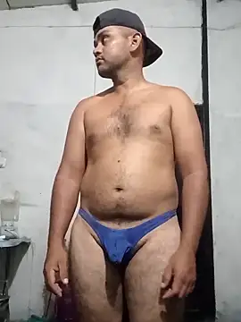 Snapshot of travieso2893 chatting on March 13, 2026, 3:33 am travieso2893 online show from March 13, 2026, 3:33 am