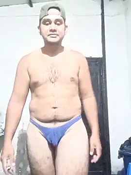 travieso2893 online show from May 4, 2026, 3:32 am