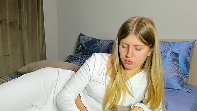 kirraa  online show from December 1, 2025, 7:15 pm